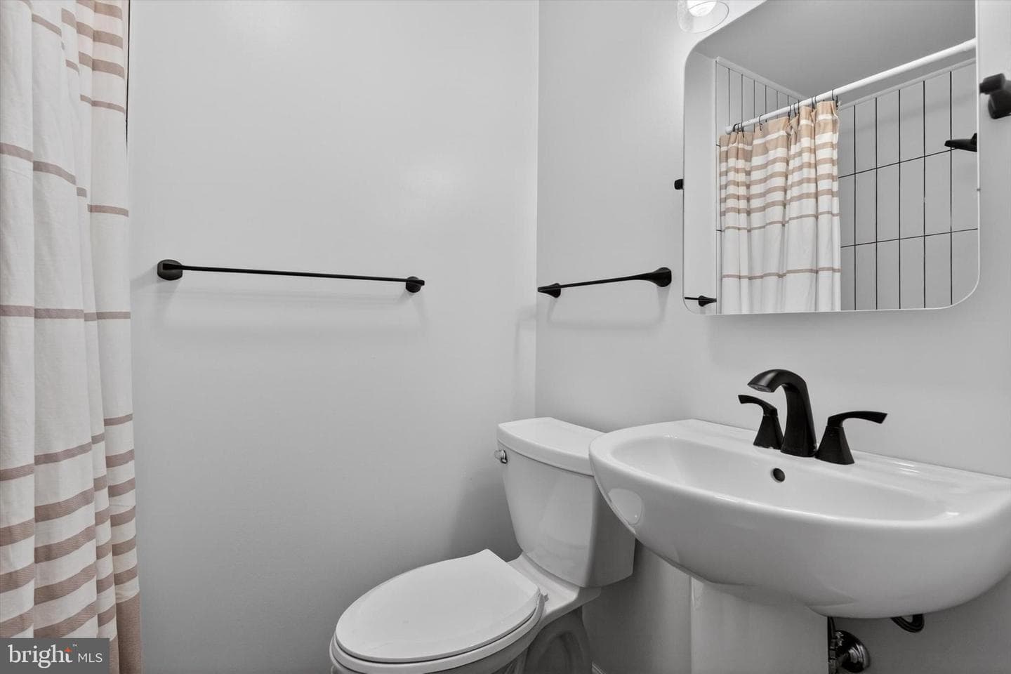807 Lancelot Avenue photo 31