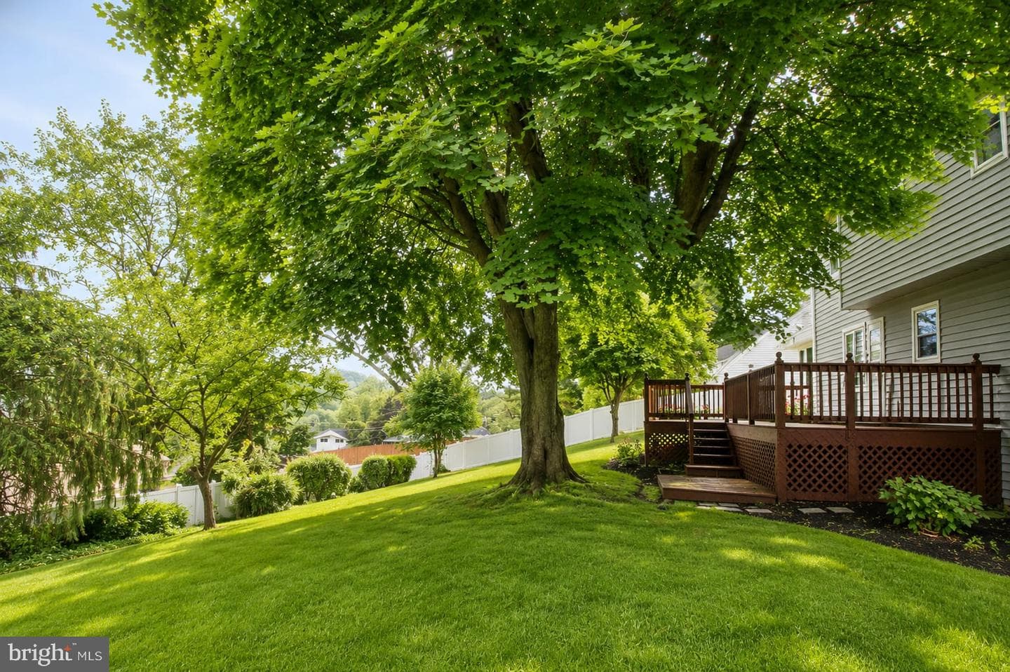 5221 Meadowbrook Drive photo 18