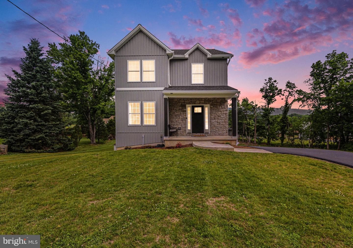 12 Oak Lane, Mechanicsburg