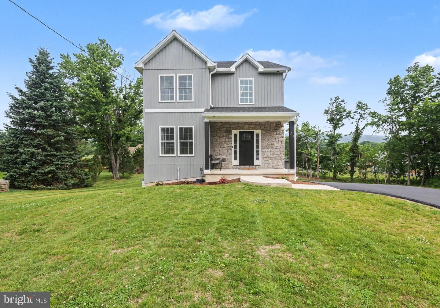 12 Oak Lane, Mechanicsburg