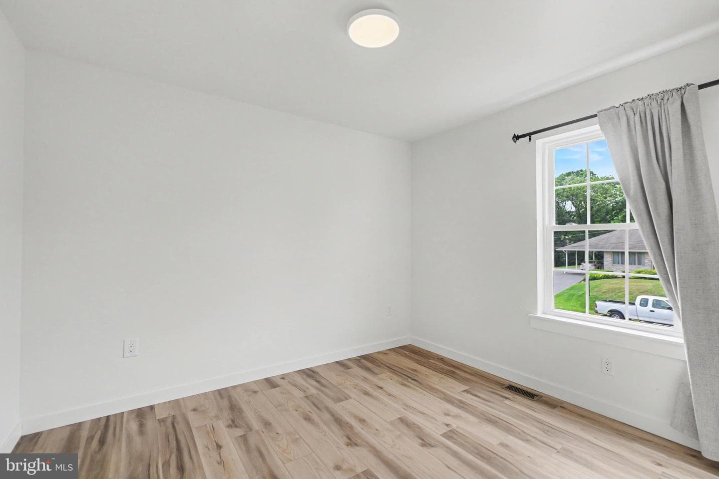 12 Oak Lane photo 29