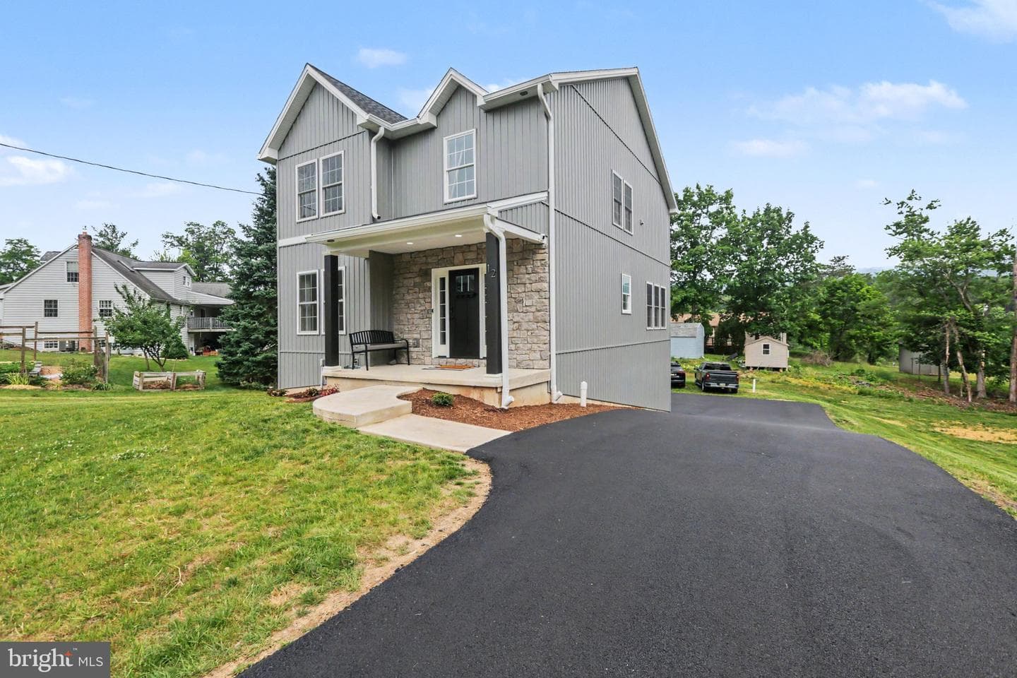 12 Oak Lane photo 3