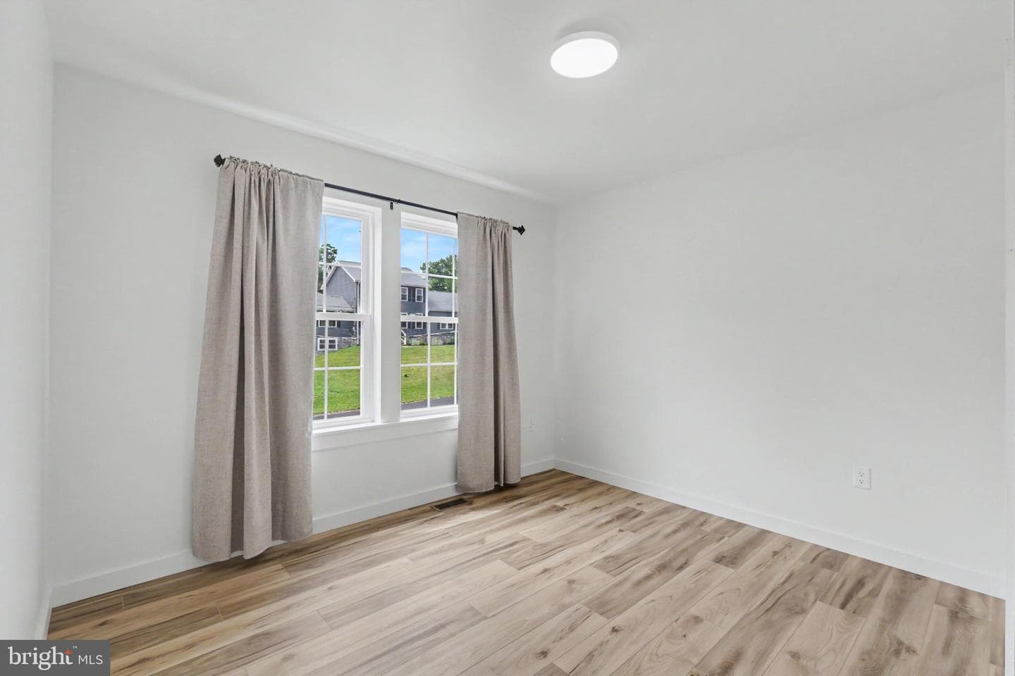 12 Oak Lane photo 32