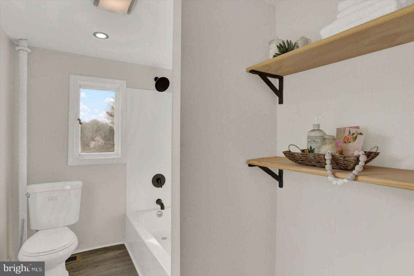 113 N York Street photo 15