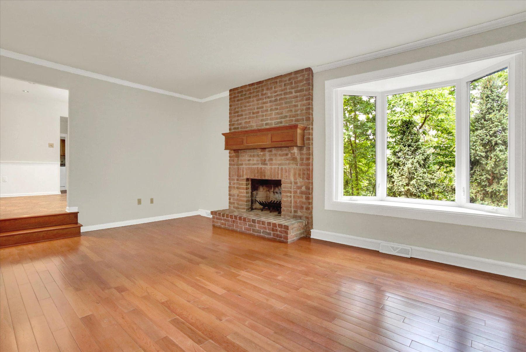 470 Woodcrest Drive photo 15