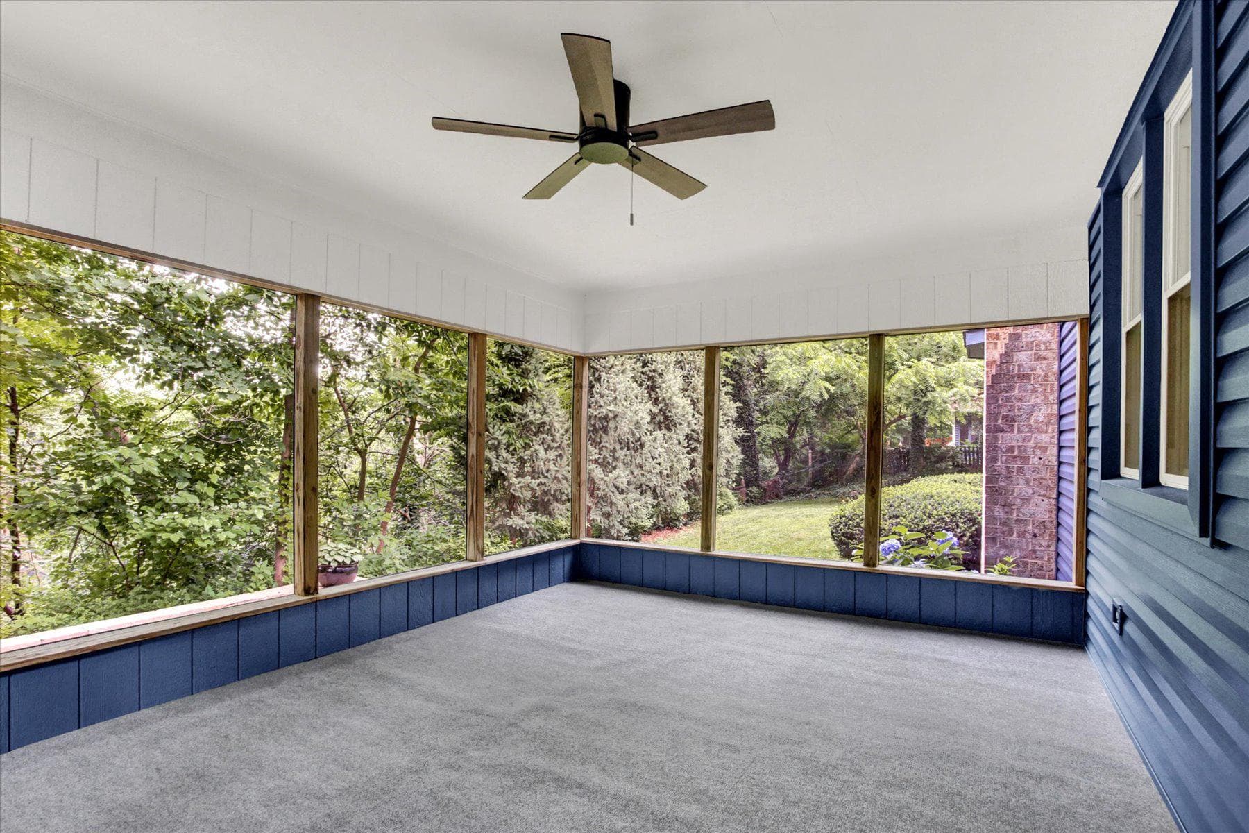 470 Woodcrest Drive photo 19