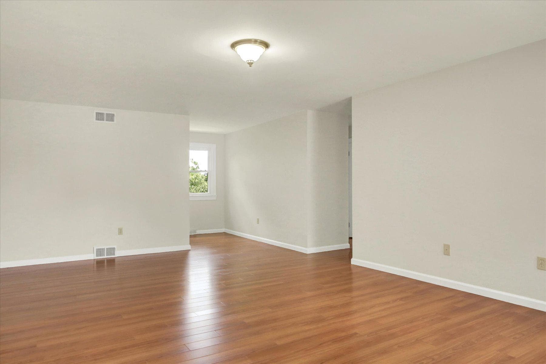 470 Woodcrest Drive photo 33