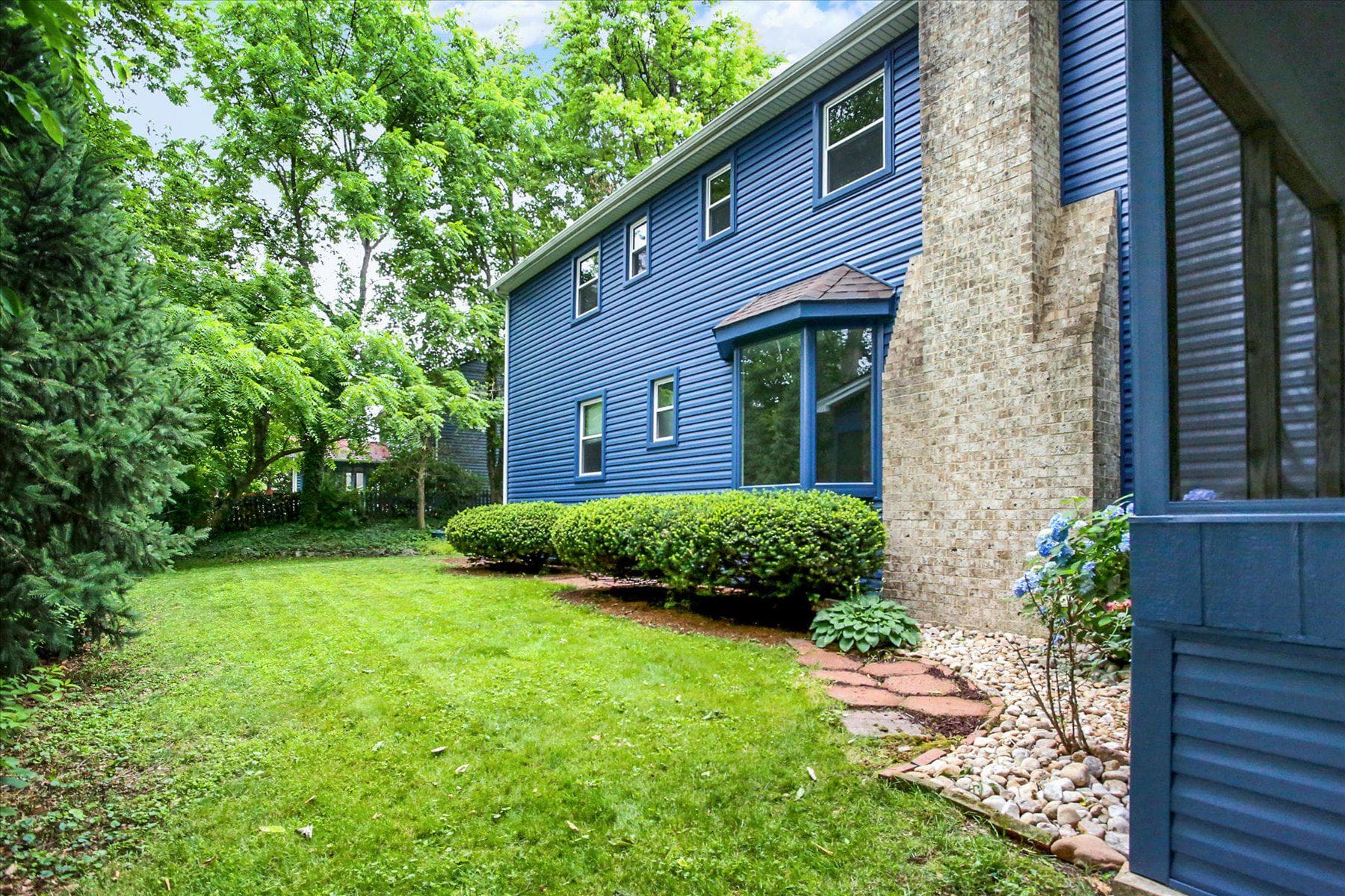 470 Woodcrest Drive photo 46
