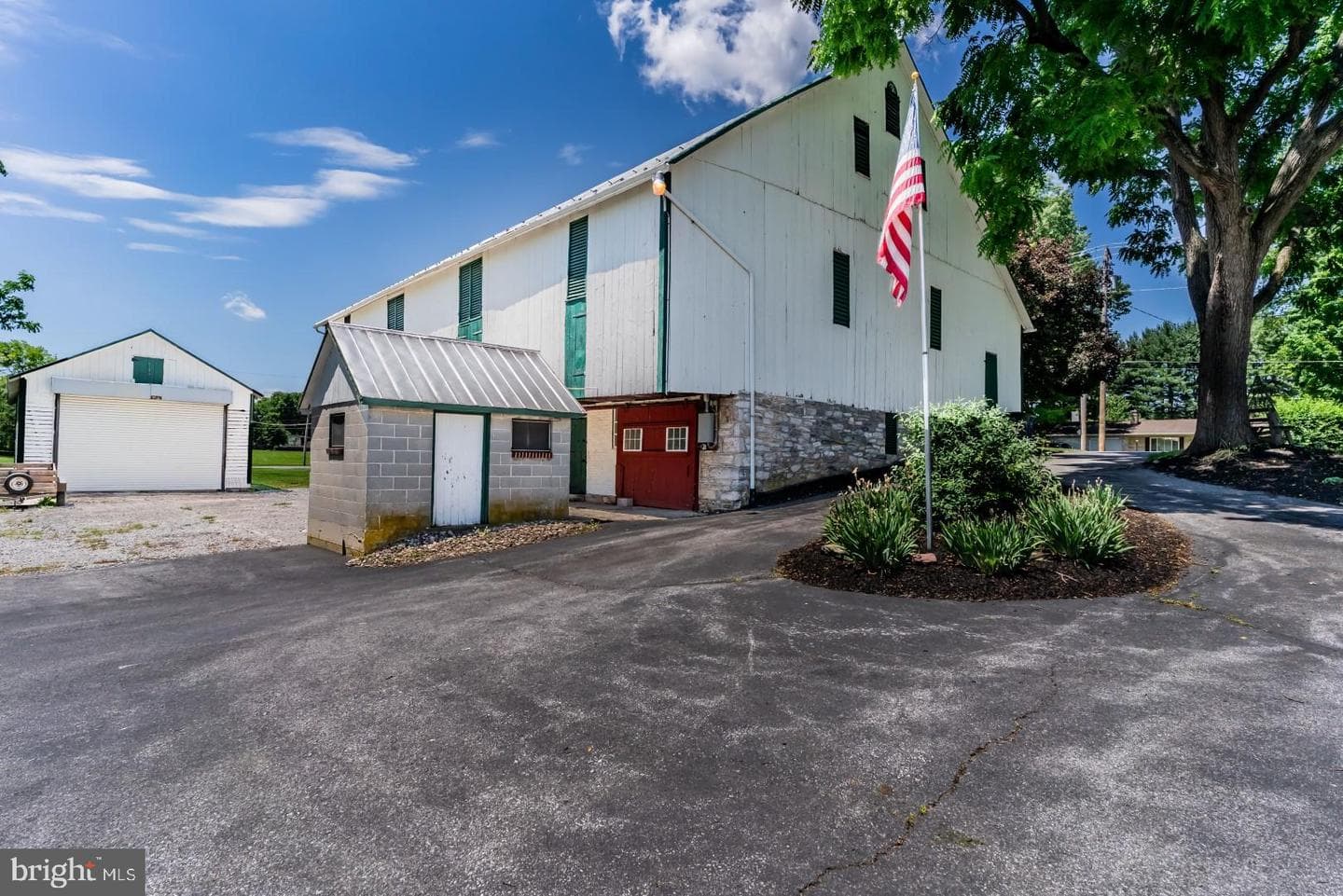 895 Eppley Road photo 39