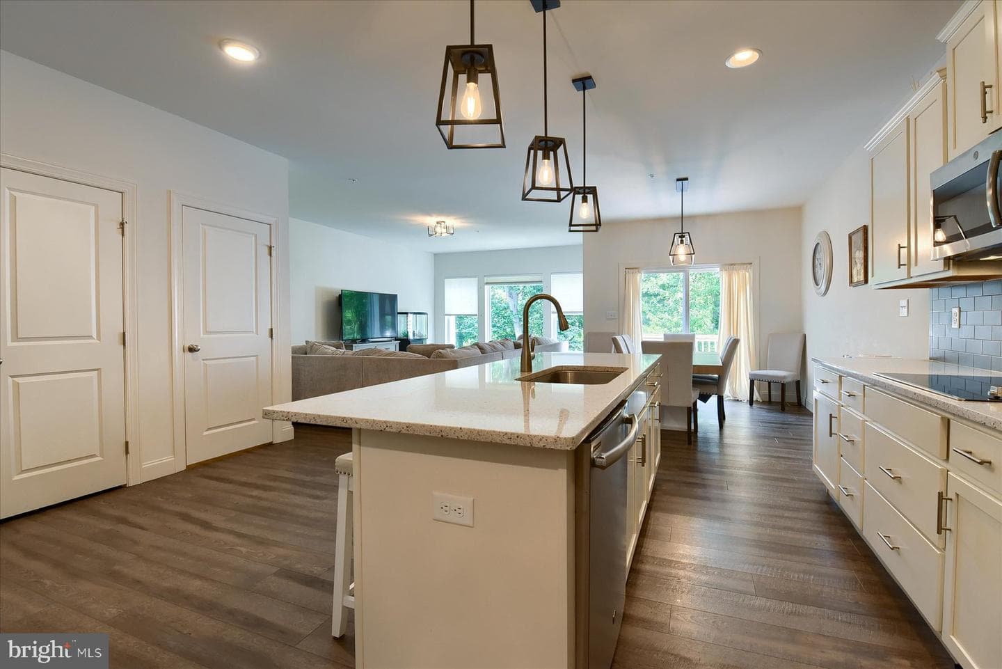 2 Woods Drive photo 7