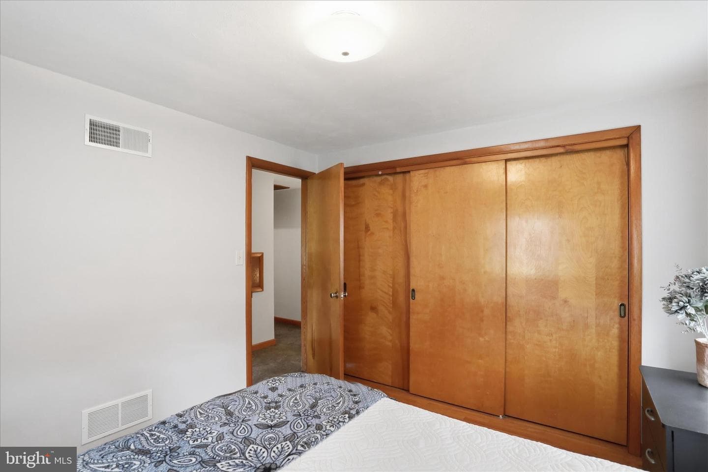 630 Charles Street photo 24