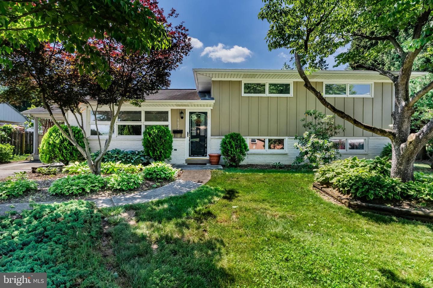 902 Apple Drive