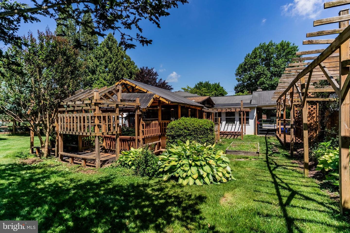 902 Apple Drive photo 31