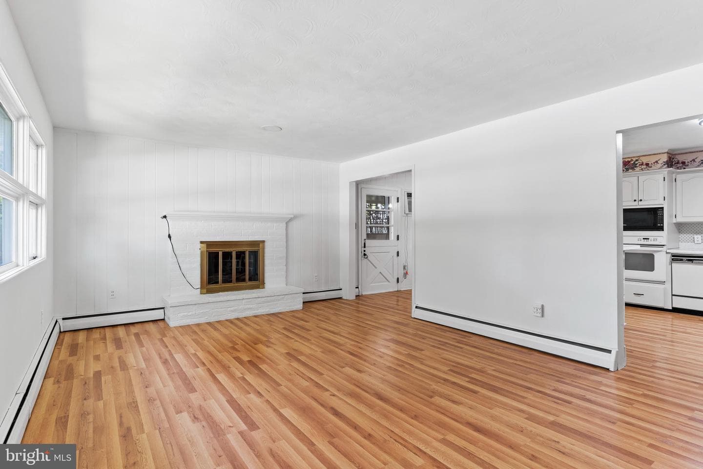 902 Apple Drive photo 4