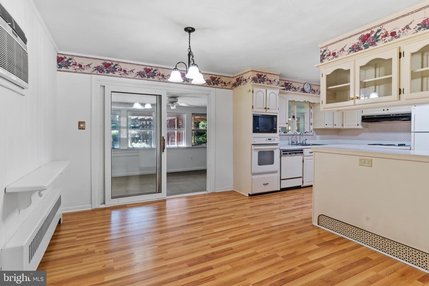 902 Apple Drive photo 8