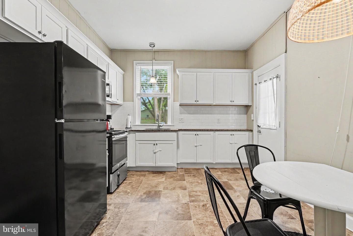 328 N College Street photo 4