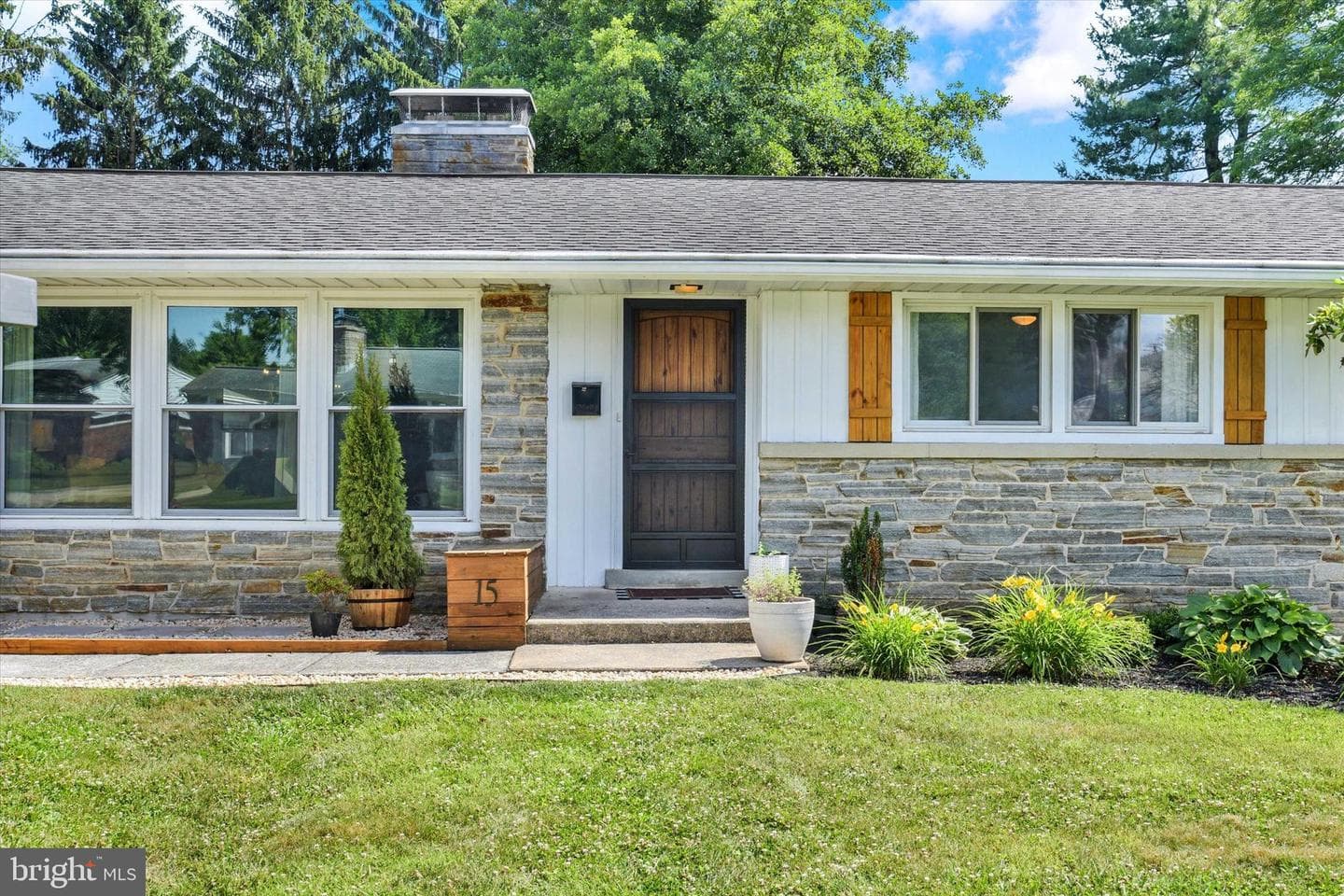 15 Center Drive photo 2