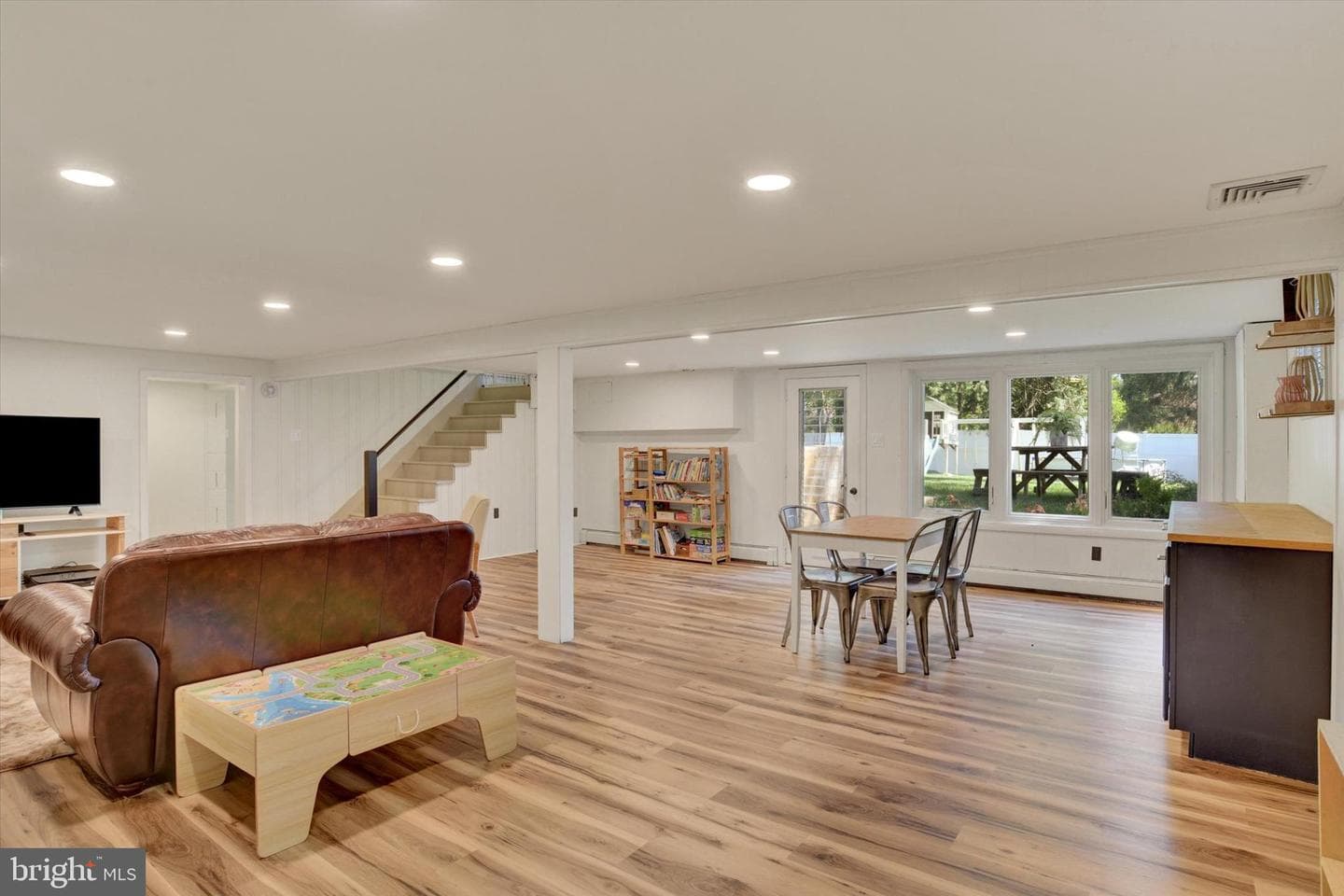 15 Center Drive photo 27