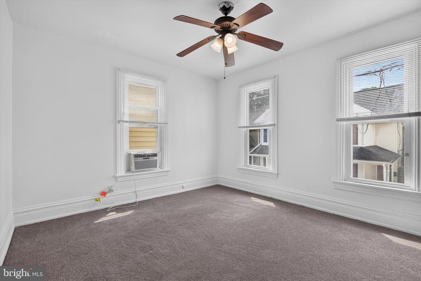 115 E Locust Street photo 11
