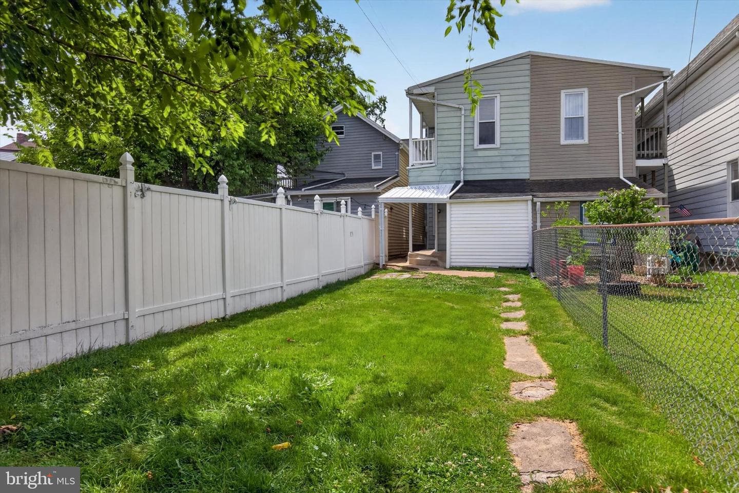 115 E Locust Street photo 24