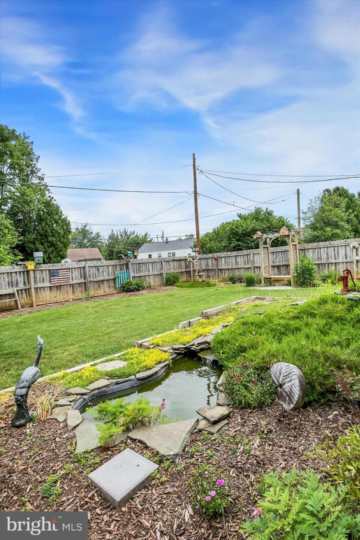 811 Coolidge Street photo 44