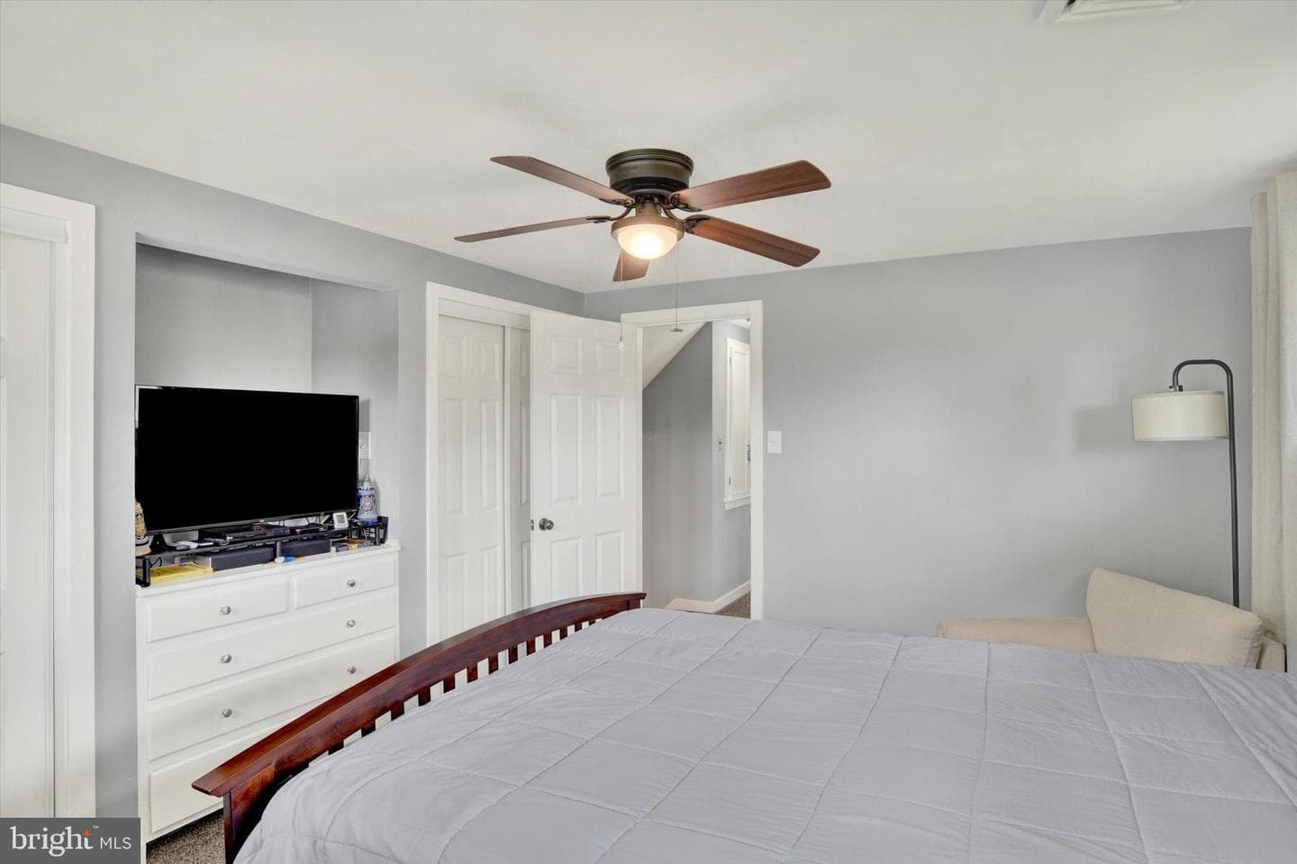 640 Walton Street photo 21