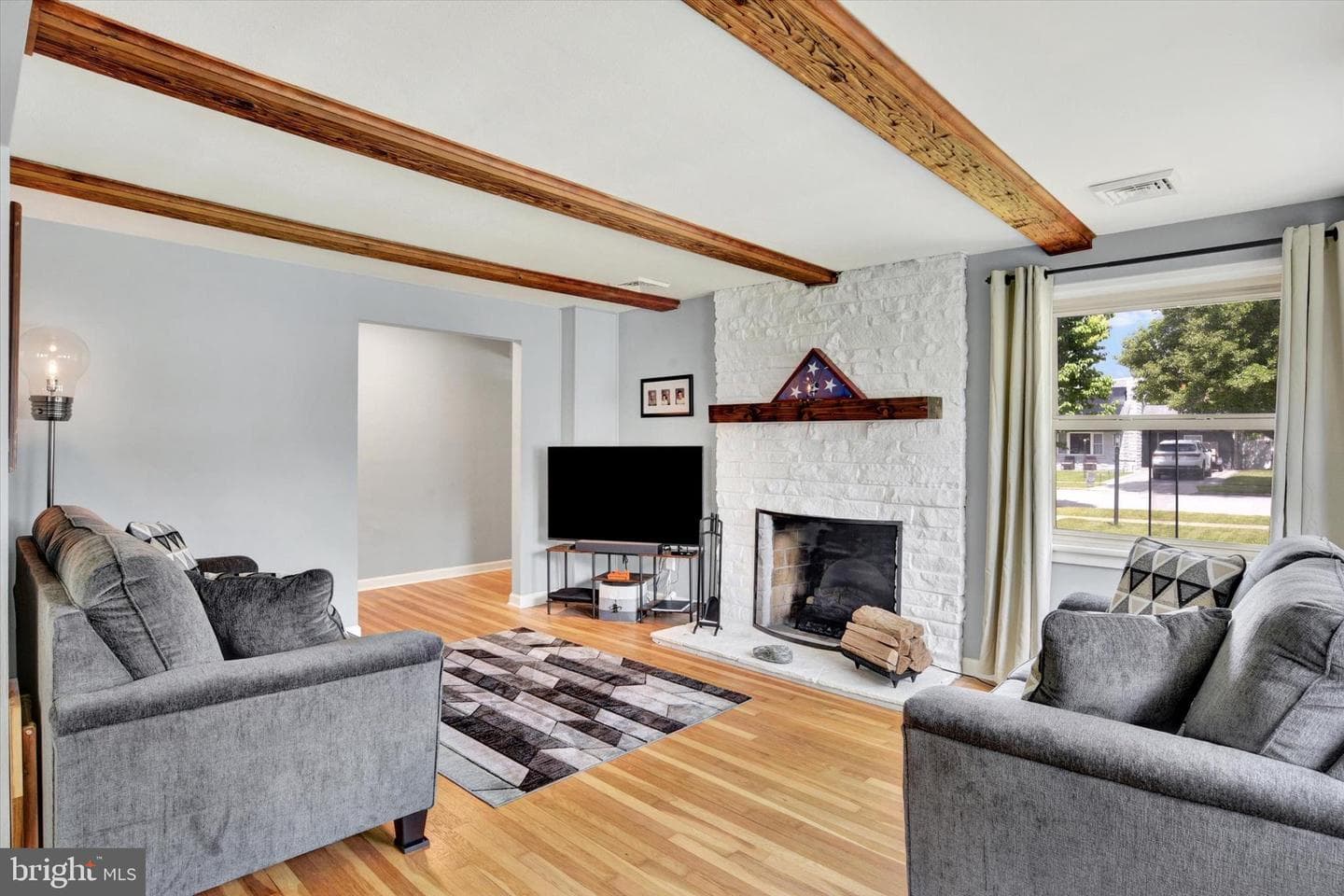 640 Walton Street photo 4
