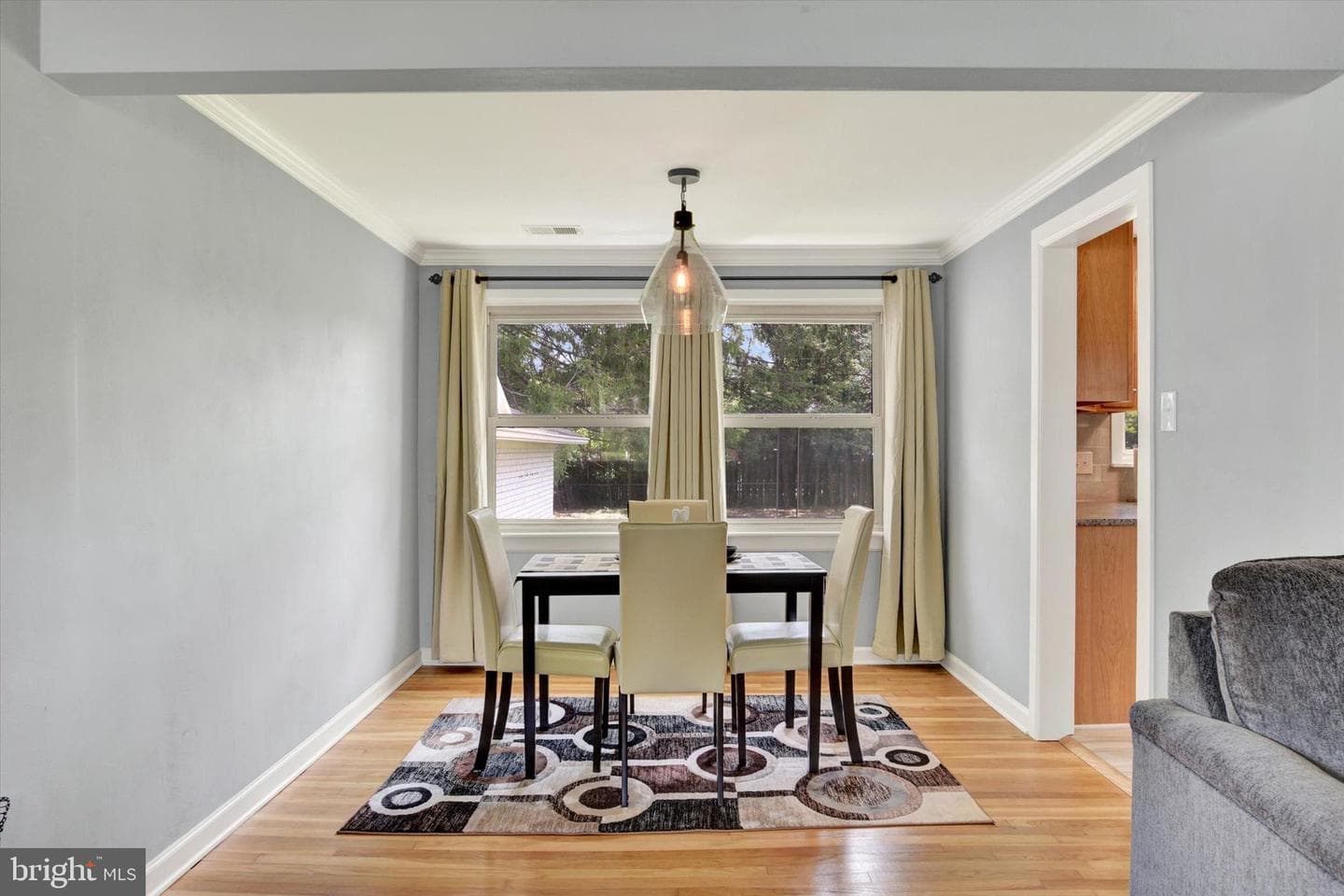 640 Walton Street photo 6