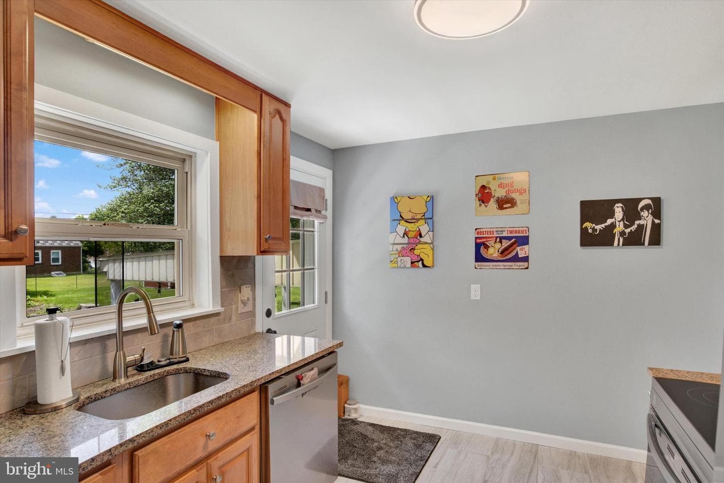 640 Walton Street photo 7