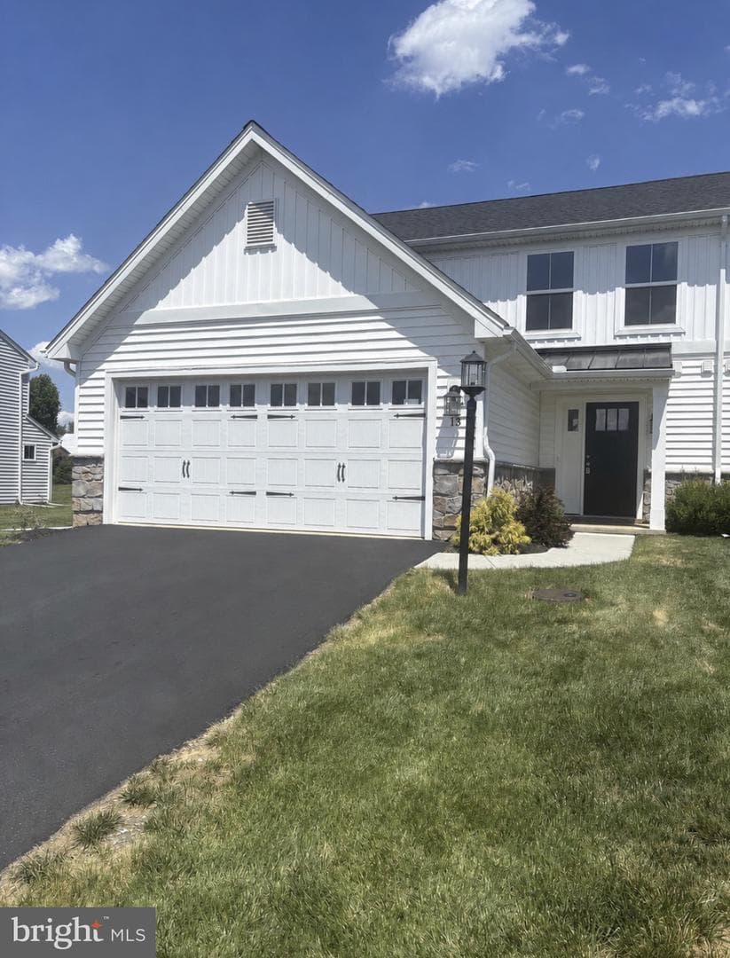 13 Shillington Lane #8, Carlisle
