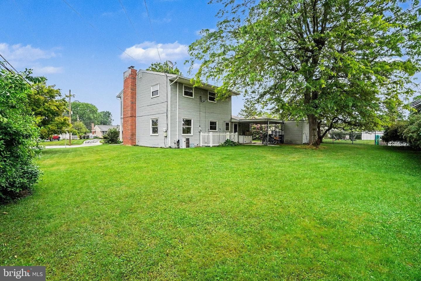 100 Lancaster Boulevard photo 21