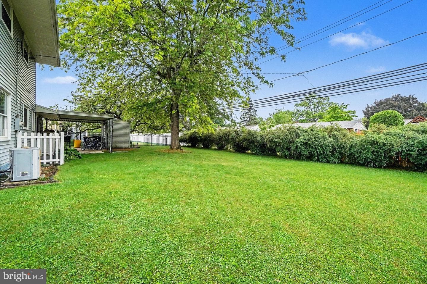 100 Lancaster Boulevard photo 22