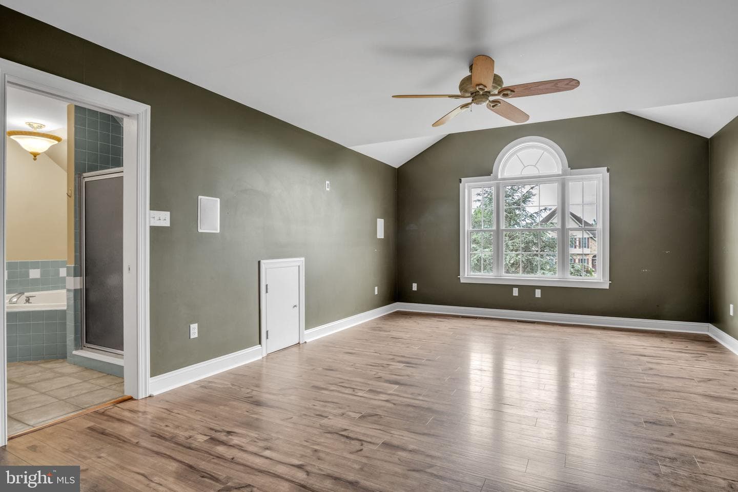 4002 Glenfinnan Place photo 24