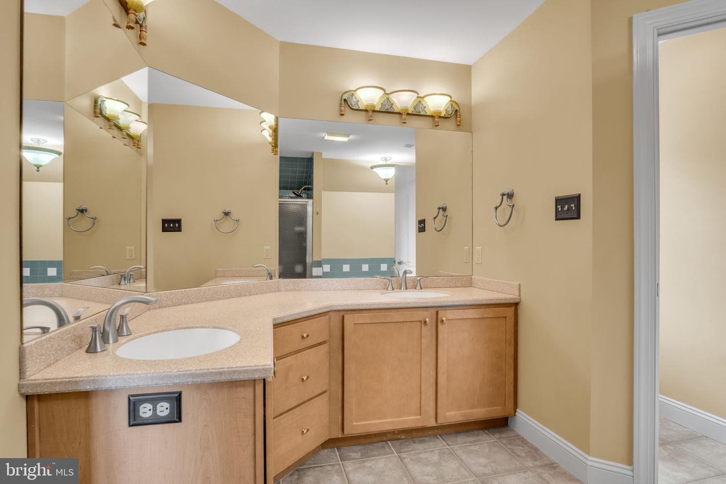 4002 Glenfinnan Place photo 26