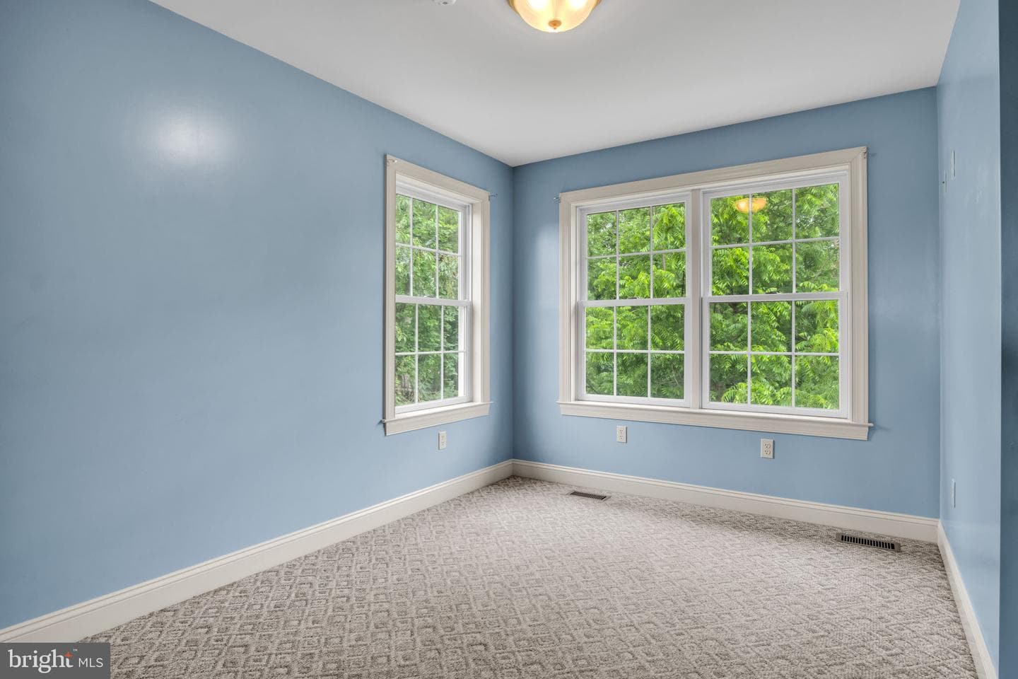 4002 Glenfinnan Place photo 33