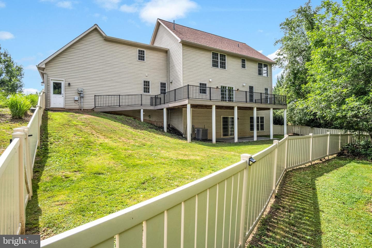 4002 Glenfinnan Place photo 45