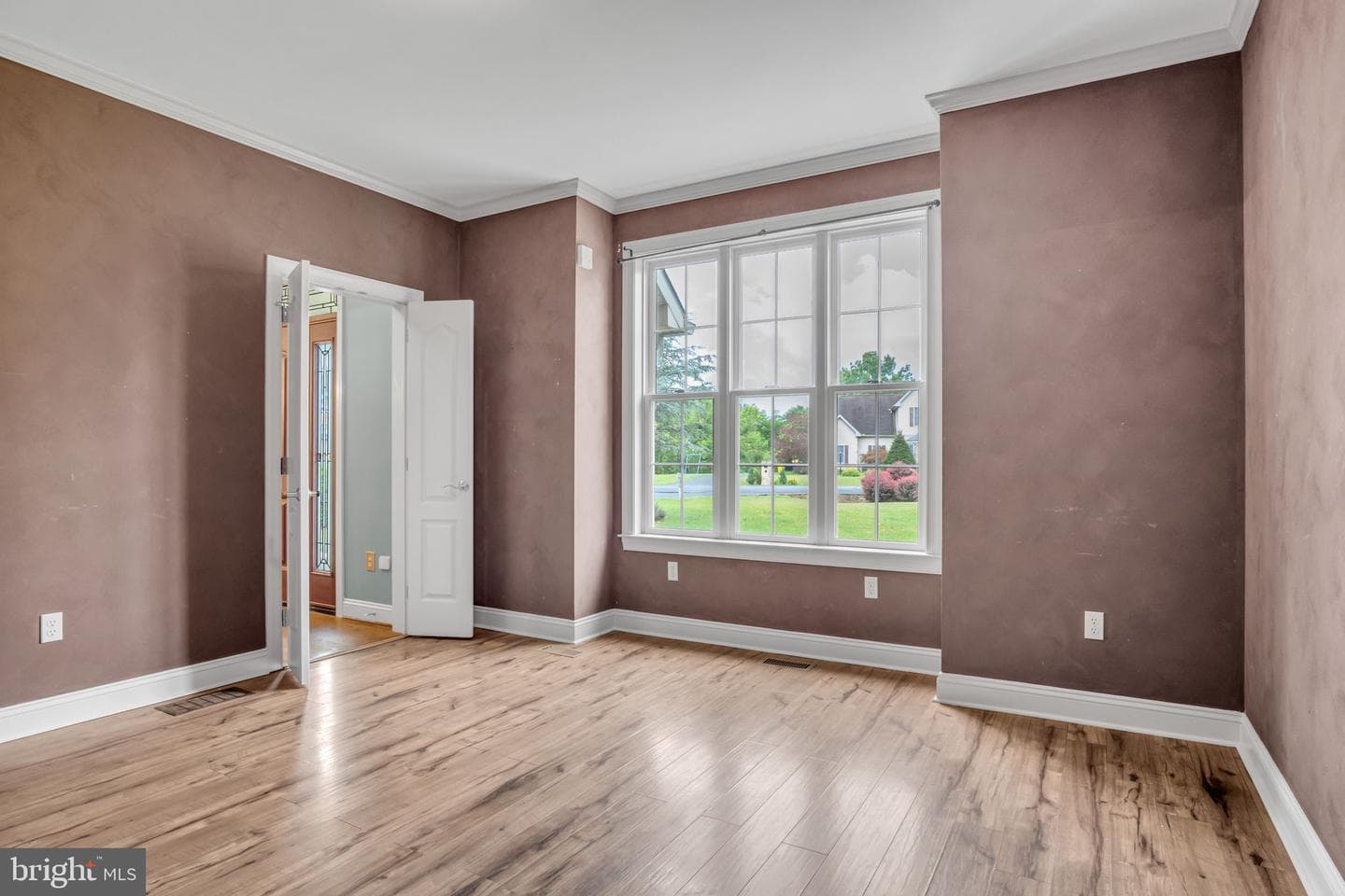 4002 Glenfinnan Place photo 5