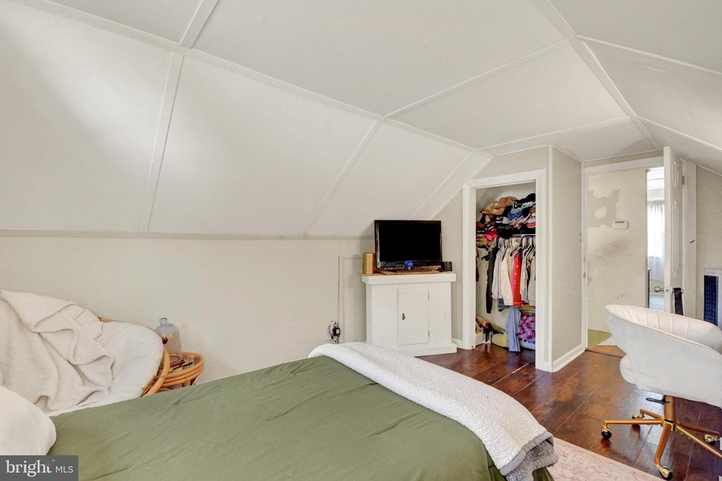 313 Charles Road photo 16