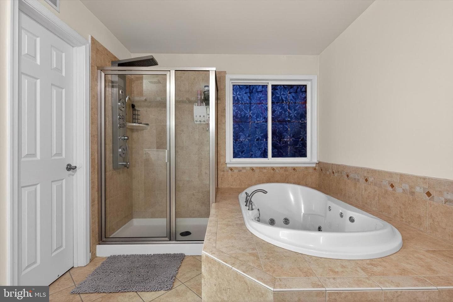 16 Foxwood Boulevard photo 35