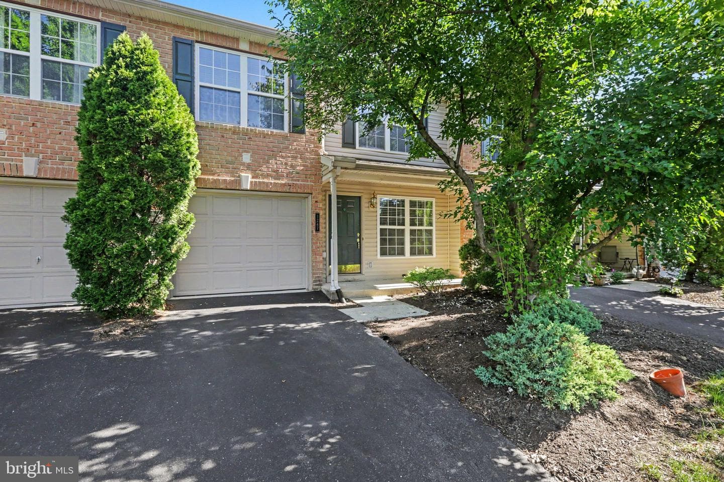 1247 Cross Creek Dr, Mechanicsburg