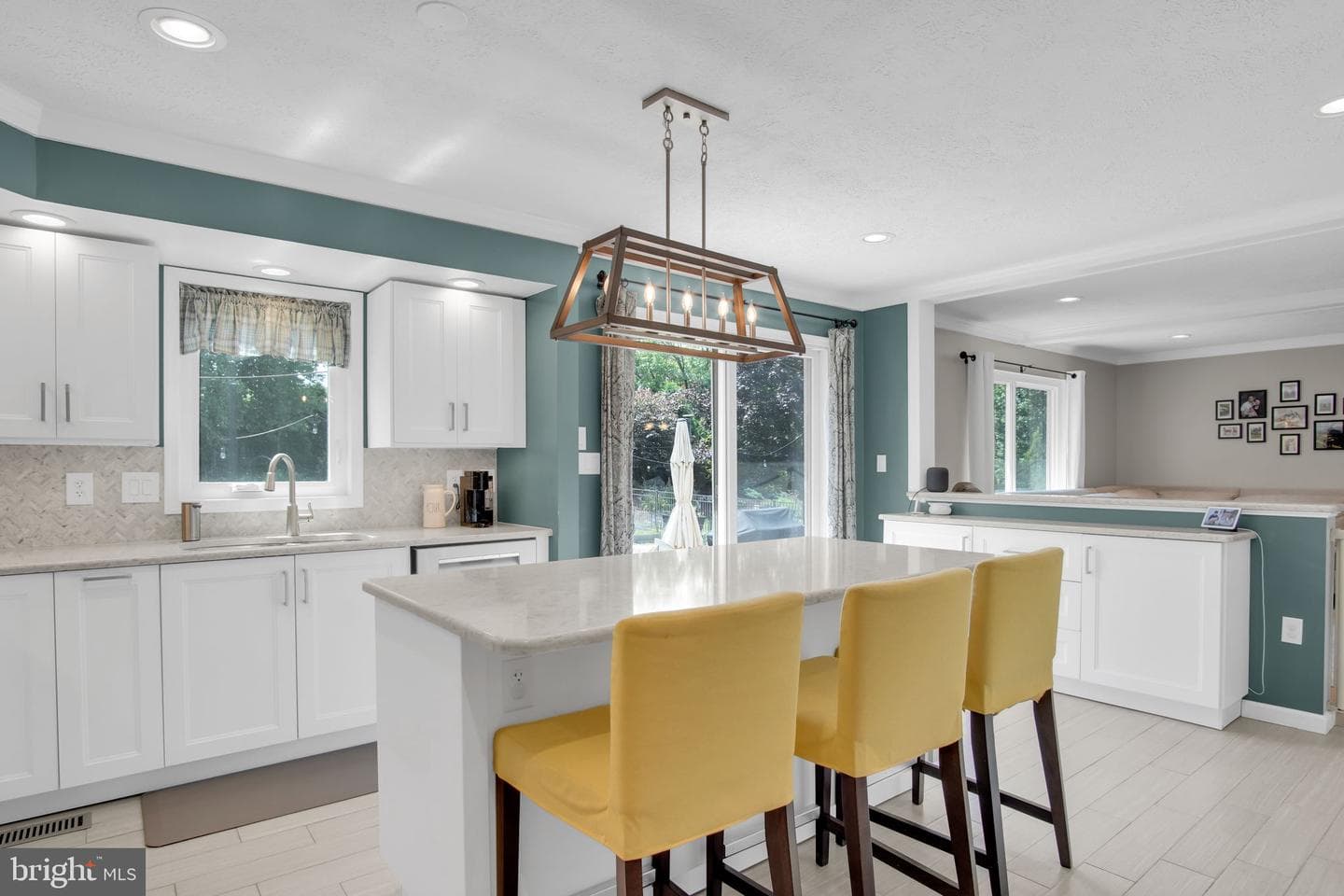 2140 Canterbury Dr, Mechanicsburg