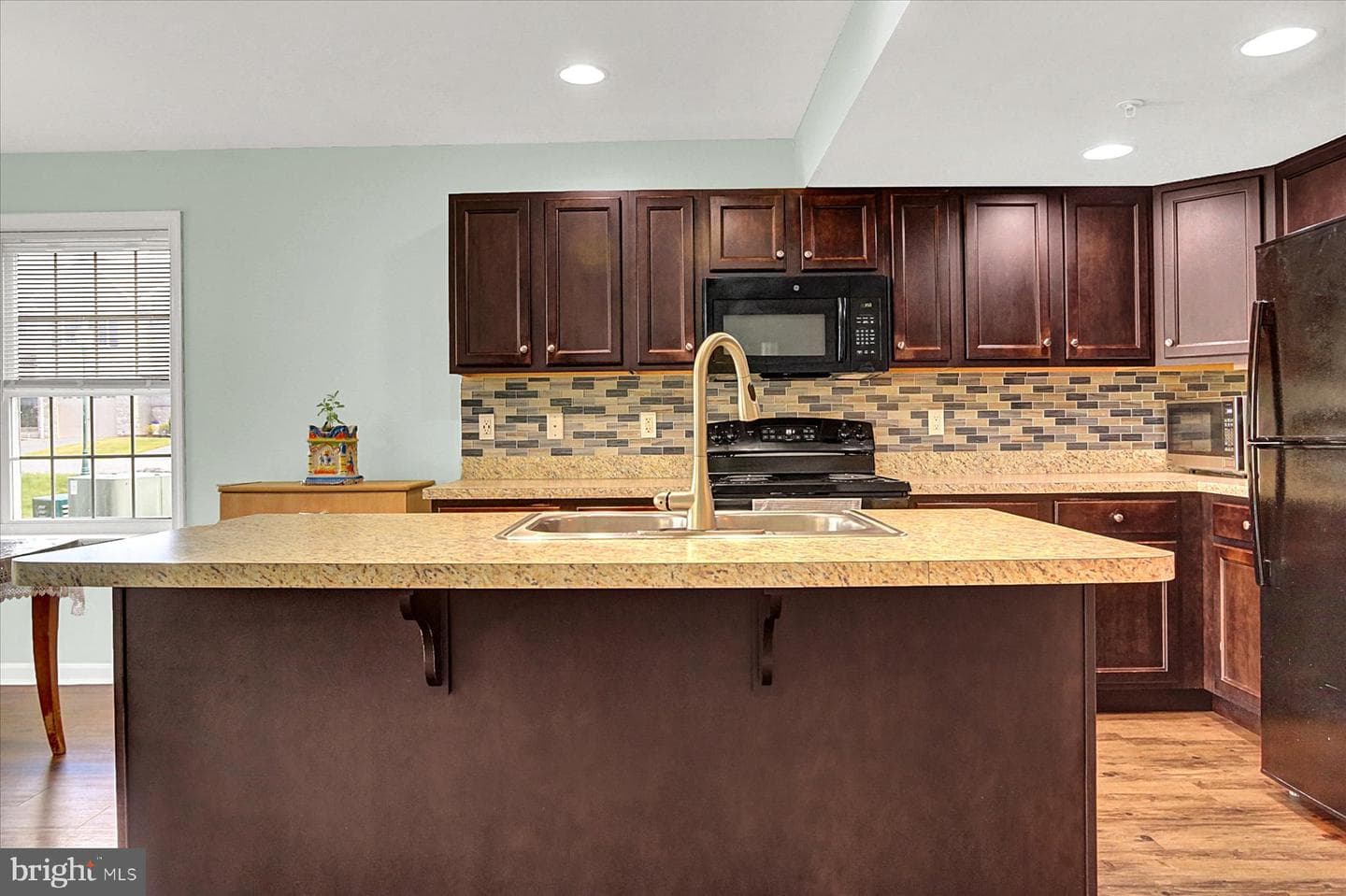 349 Melbourne Lane photo 7