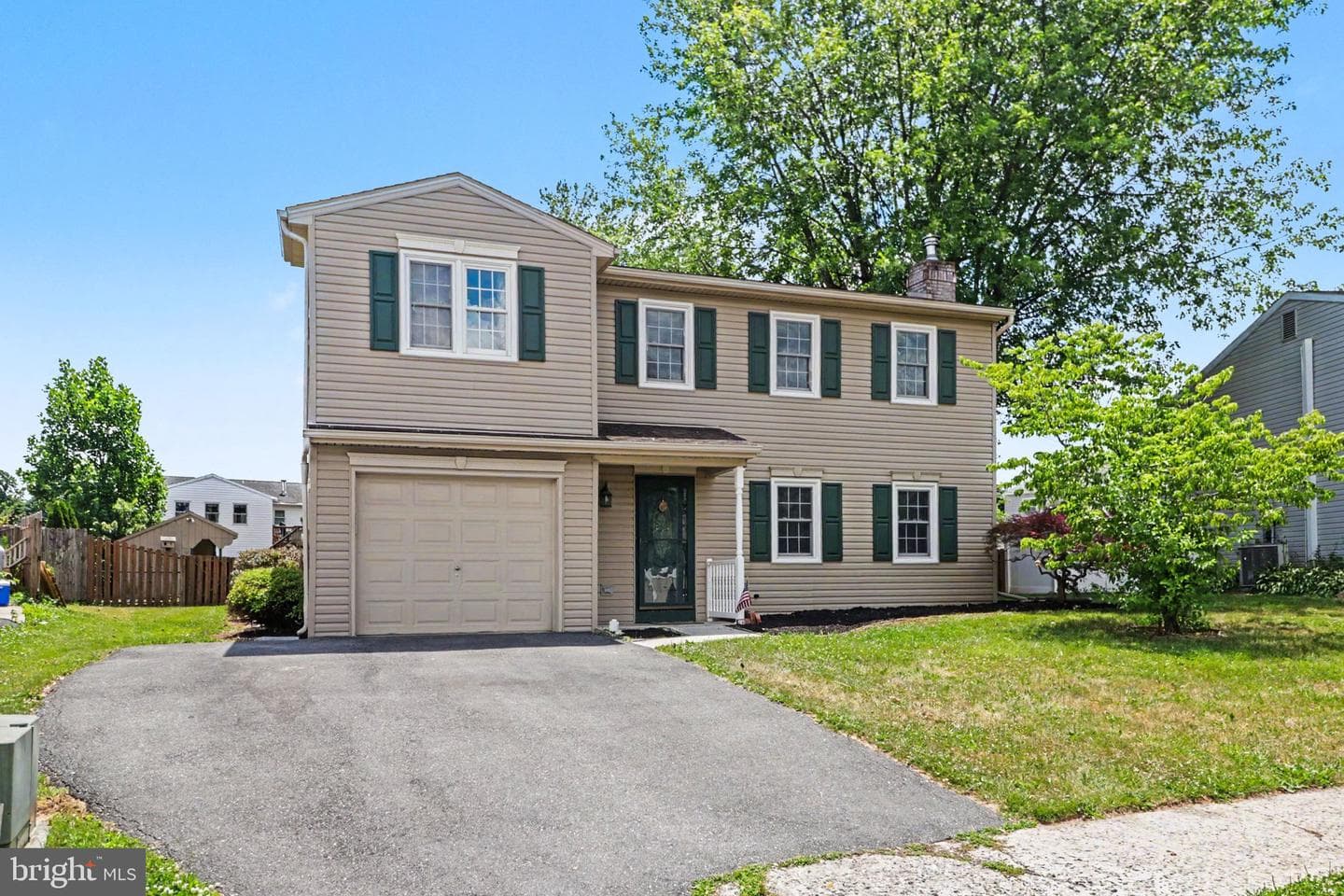 6 Kingswood Dr, Mechanicsburg