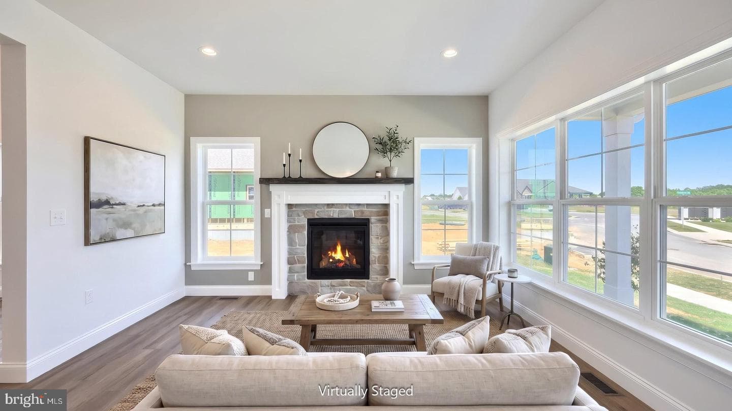 519 Charleston Drive photo 4