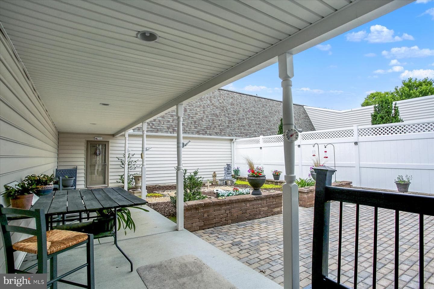 3 Jamestown Square photo 13