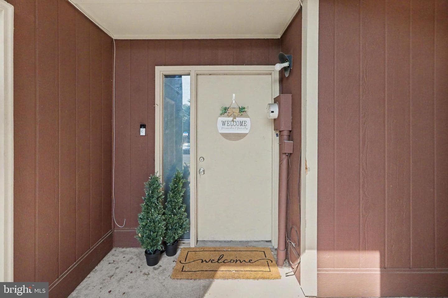 223 Lee Ct photo 3