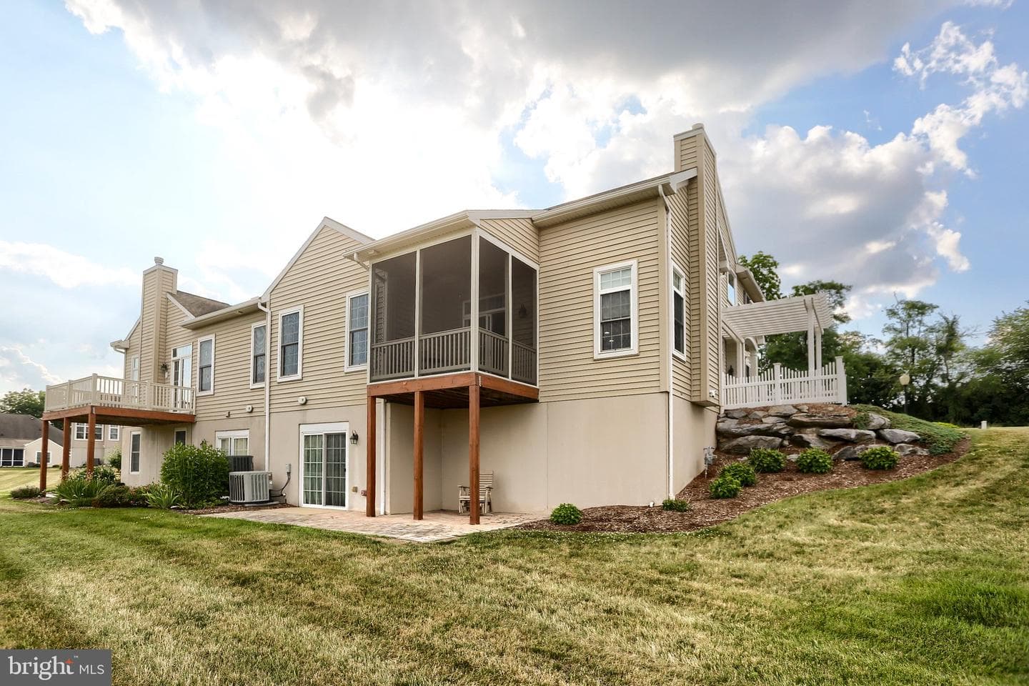 425 Carmella Dr photo 45