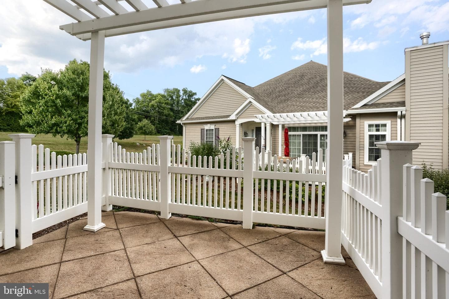 425 Carmella Dr photo 9