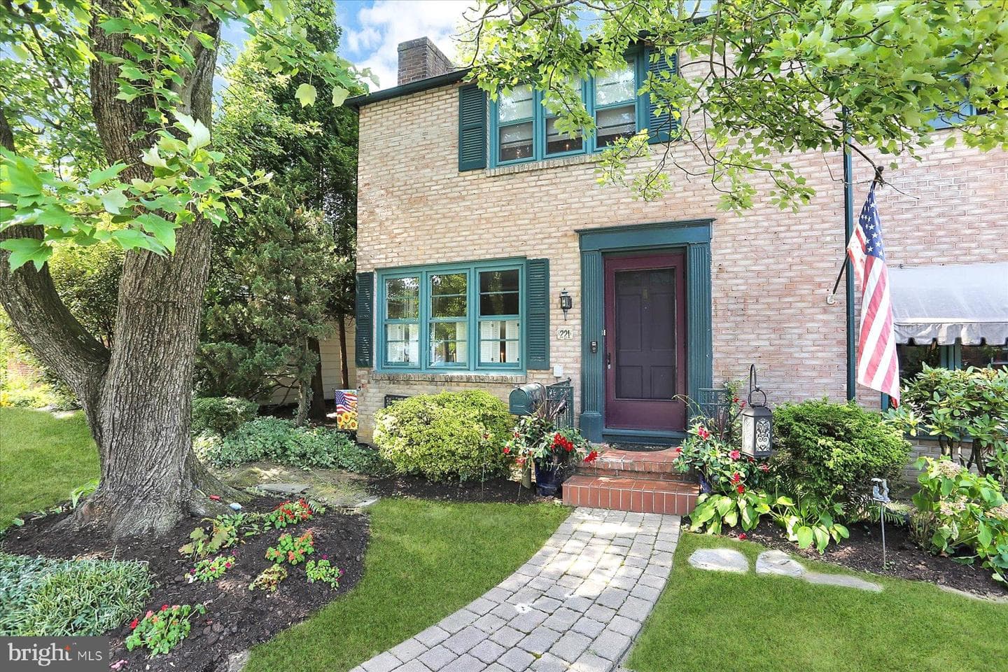 221 Bailey Street photo 5