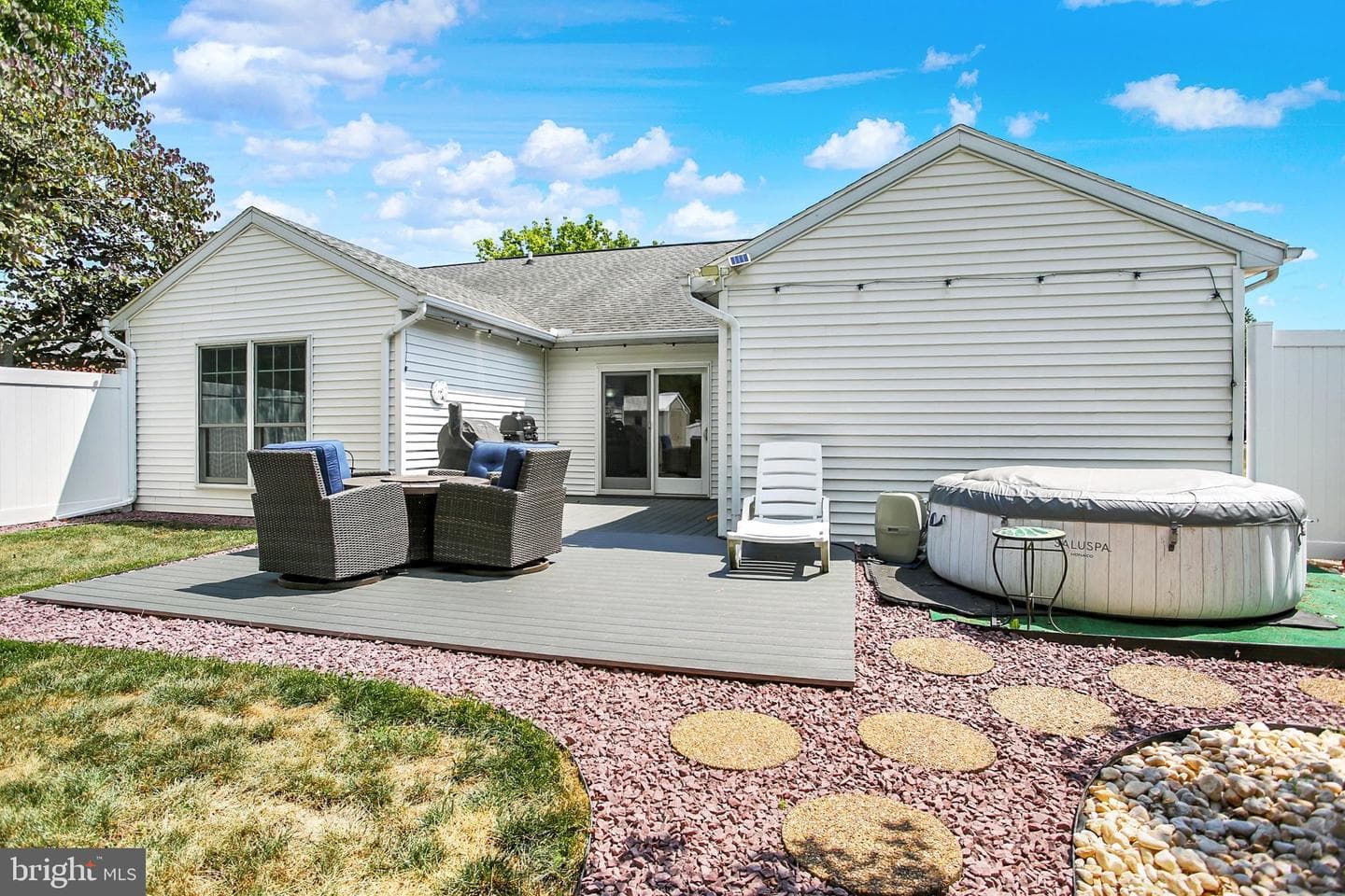 63 Greenspring Drive photo 32